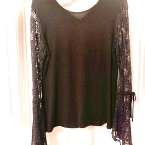 Vince Camuto romantic top